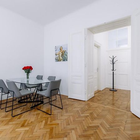 Stylish Vienna Apartment Exteriör bild